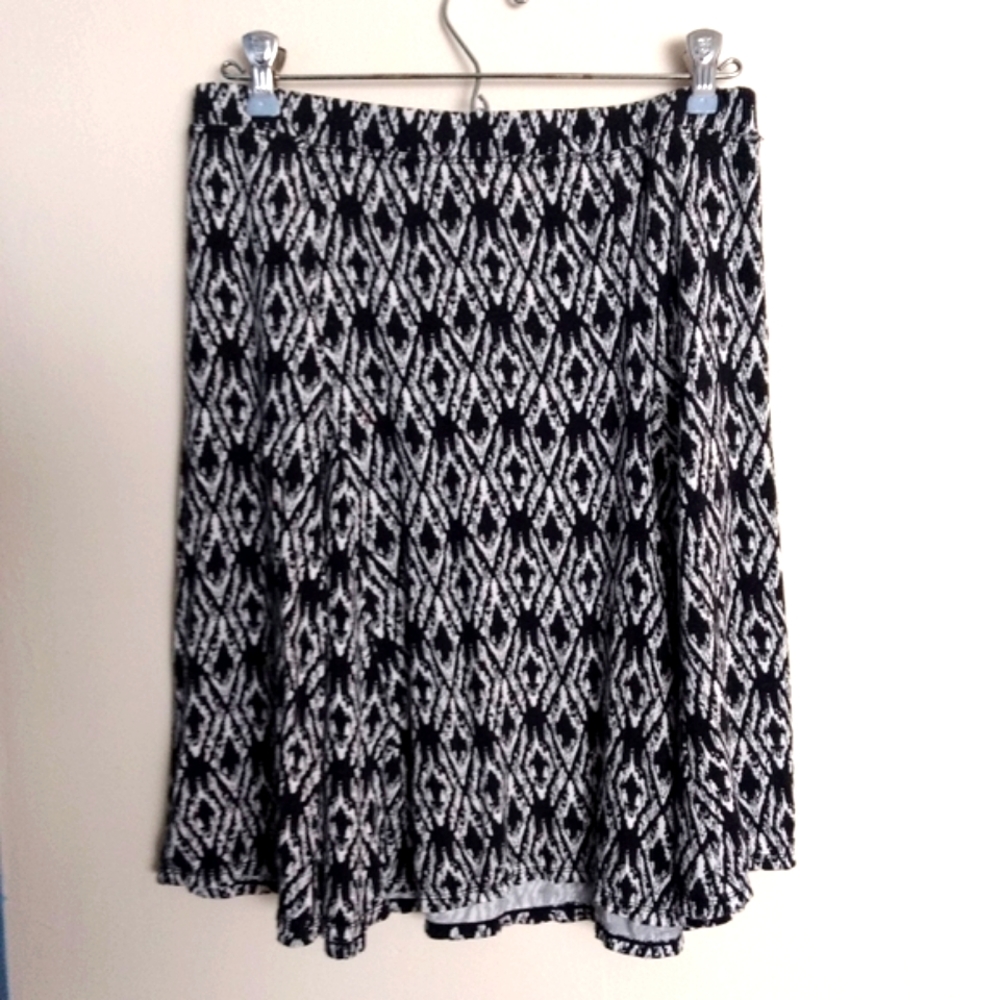 Max Studio Skirt - Medium